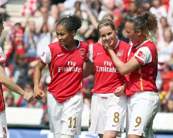 Kelly Smith celebrates scoring Arsenals 1st goal with Lianne Sanderson