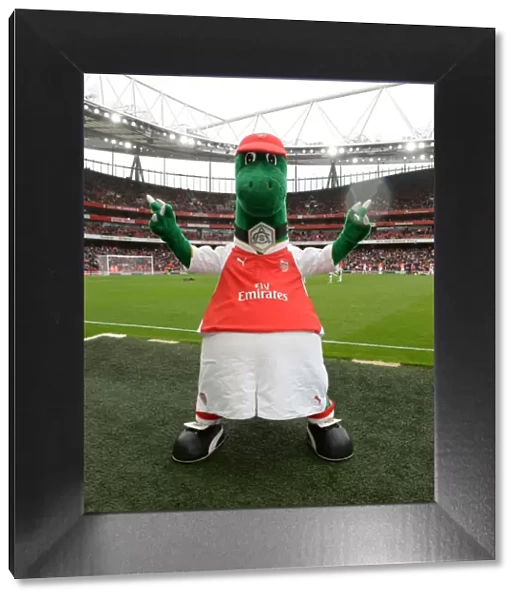 Arsenal's Roaring Mascot Gunnersaurus Gears Up for Emirates Cup 2015 / 16: Arsenal vs VfL Wolfsburg