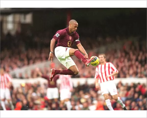 Thierry Henry's Hat-Trick: Arsenal's 3-1 Victory Over Sunderland at Highbury, FA Premier League (2005)