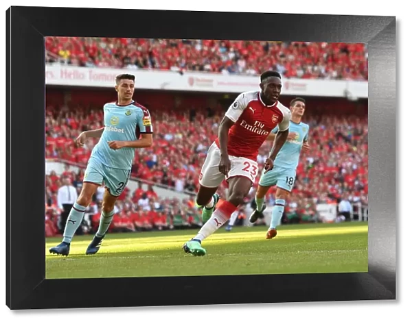 Danny Welbeck in Action: Arsenal vs Burnley, Premier League 2017-18