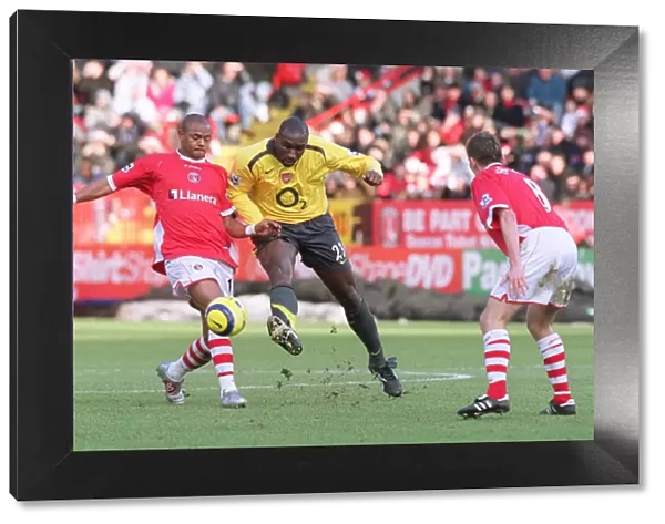 Sol Campbell (Arsenal) Shaun Bartlett (Charlton). Charlton Athletic 0: 1 Arsenal
