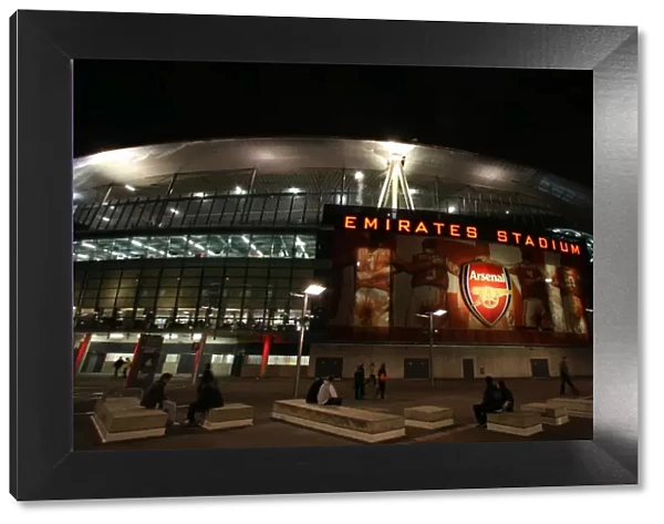 Arsenal vs. Liverpool: Emirates Stadium, Carling Cup 4th Round - Intense Atmosphere Before the 2:1 Match