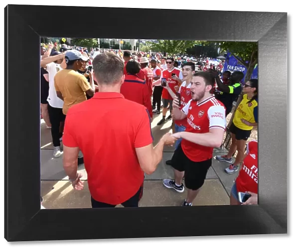 Arsenal's Rob Holding Greets Fans Before Arsenal vs Fiorentina in 2019 International Champions Cup