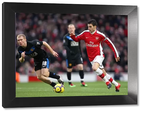 Clash of Legends: Fabregas vs. Scholes in Arsenal's 1:3 Loss to Manchester United, 2010