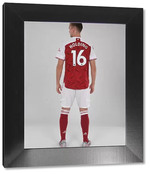 Arsenal's Rob Holding at 2020-21 Team Photocall