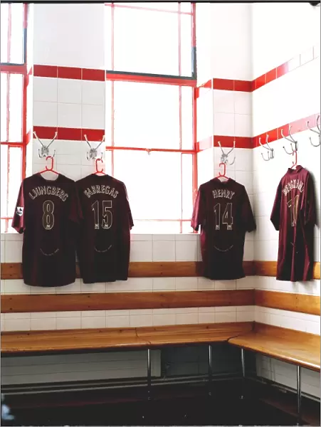 Arsenal Team Huddle: Preparing for Glory in the Home Changeroom, Highbury, London, 2006