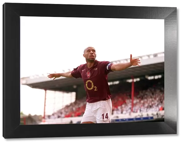 Thierry Henry's Triumph: Arsenal's Unforgettable Third Goal Against Tottenham Hotspur in the FA Premiership, 2006