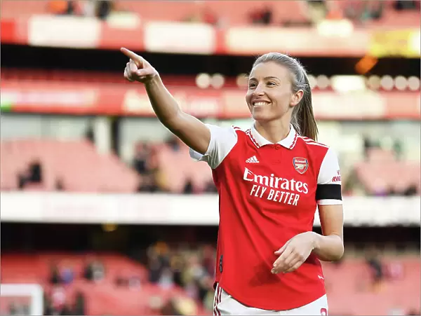 Arsenal Women vs Chelsea Women: Leah Williamson's Emotional Moment after FA WSL Clash at Emirates Stadium