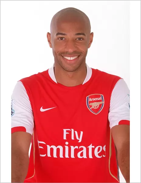 Thierry Henry with Arsenal: Emirates Stadium Team Photocall (2006)