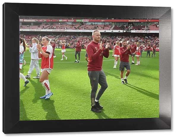 Arsenal Women's Manager Jonas Eidevall Shows Appreciation to Fans After Loss to Liverpool (2023-24)