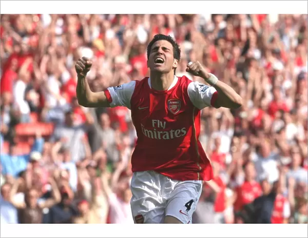 Cesc Fabregas's Thrilling Goal: Arsenal Leads 2-1 vs. Bolton Wanderers, FA Premiership, 2007