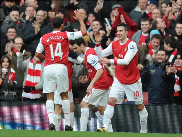 Van Persie, Fabregas, and Walcott: Arsenal's Triumphant Goal Celebration vs. Wigan Athletic (3:0)