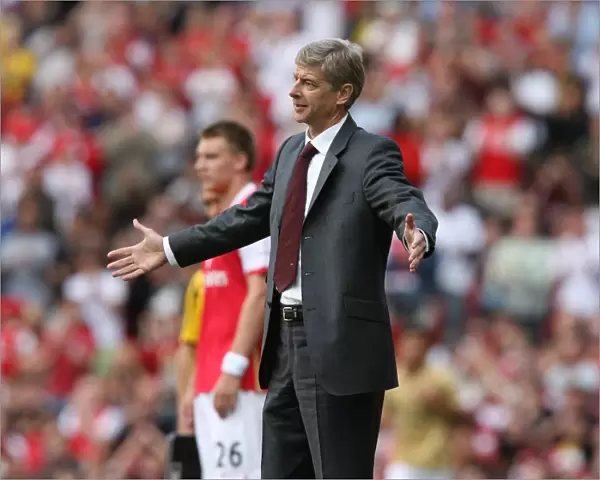 Arsene Wenger Guides Arsenal to a 2:1 Win over Inter Milan at Emirates Cup, 2007
