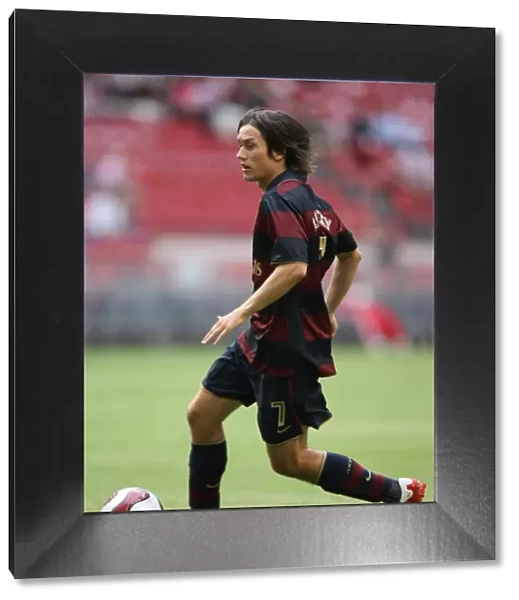 Arsenal's Triumph: Rosicky Shines in 2-1 Victory over Lazio at Amsterdam ArenA (2007)