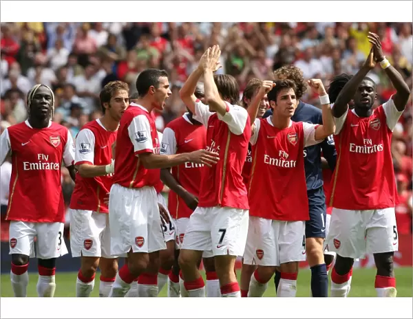 Arsenal's Victory: Arsenal Players Celebrate 2-1 Win Over Fulham (2007)