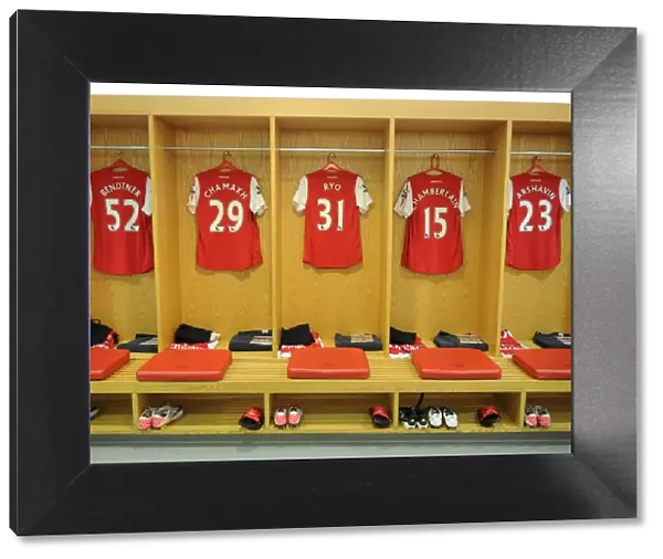 Arsenal Dressing Room: Pre-Match Focus before Arsenal vs. Liverpool at Emirates Stadium