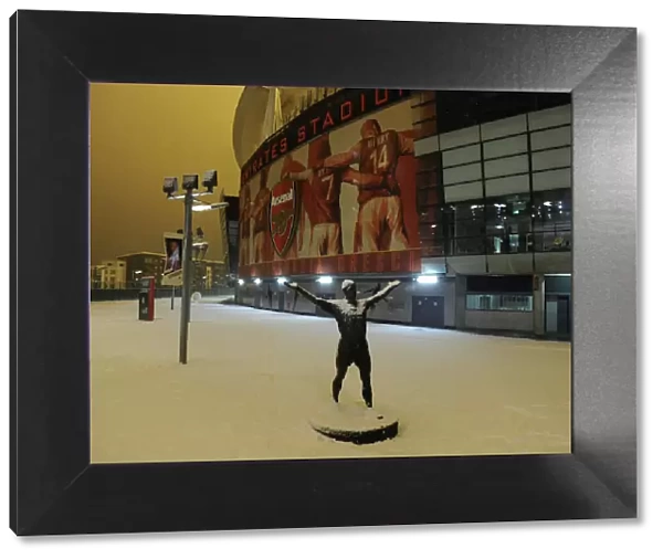 Arsenal's Winter Showdown at Snowy Emirates Stadium