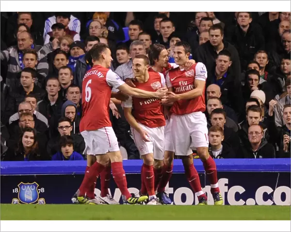 Three Amigos: Vermaelen, Van Persie, Rosicky Celebrate Goal in Everton vs. Arsenal Clash (2011-12)