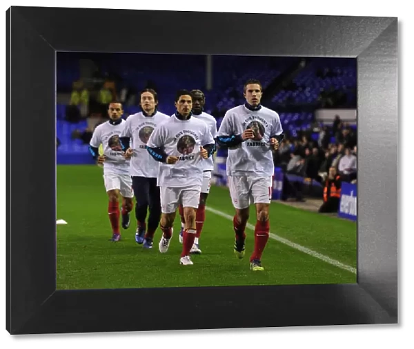 Arsenal Players Honor Fabrice Muamba with Robin van Persie: Tribute T-Shirts Before Everton Match, 2012