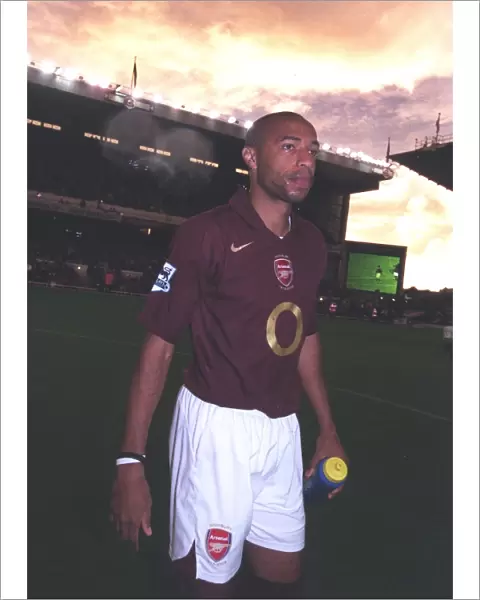 Thierry Henry in Focus: Arsenal's Dominance Over Fulham in 2005 (Arsenal 4-1)