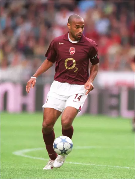Thierry Henry Leads Arsenal to Victory: 2-1 over Porto at the Amsterdam Tournament, 2005