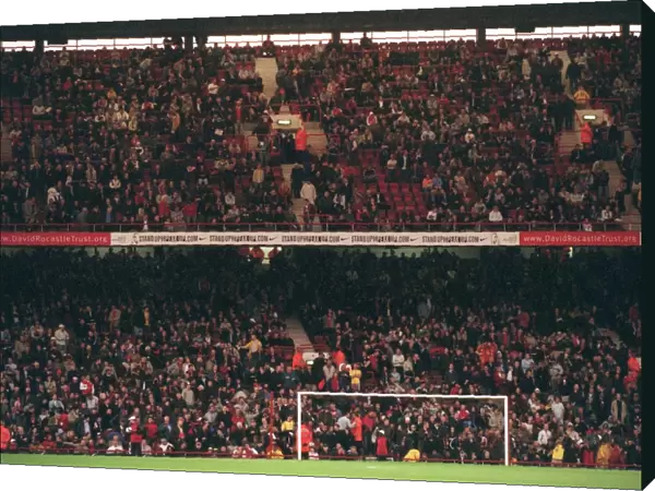 Rocastle trust banners on the North Bank. Arsenal 4: 1 Fulham. FA Premier League