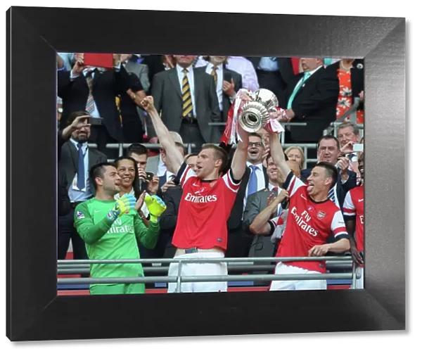 Arsenal FC: Lifting the FA Cup - Arsenal v Hull City, 2014