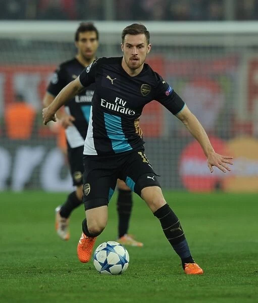 Aaron Ramsey in Action: Arsenal vs. Olympiacos, UEFA Champions League, Athens 2015