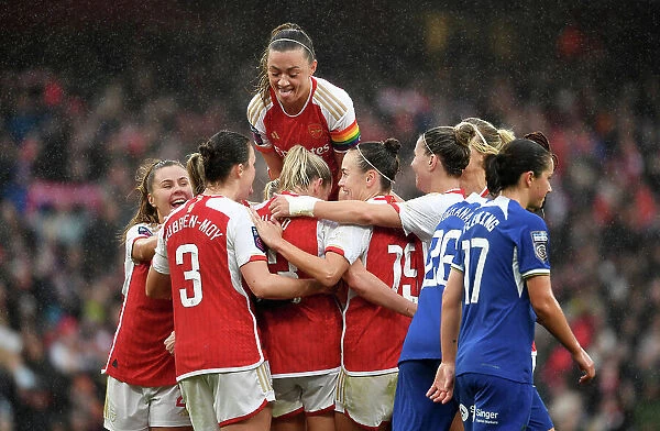 Alessia Russo Scores Decisive Penalty: Arsenal Women's Super League Victory over Chelsea