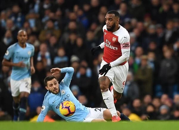 Alex Lacazette Outmaneuvers Bernardo Silva: A Crucial Moment in the Manchester City vs Arsenal Battle, Premier League 2018-19
