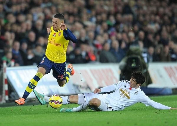 Alex Oxlade-Chamberlain Outmaneuvers Ki Sung-Yueng: Swansea v Arsenal, Premier League 2014-15