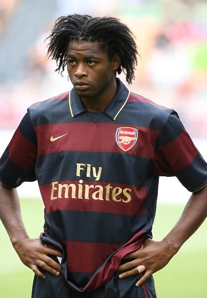 Alex Song in Action: Arsenal's 2:1 Win Against Lazio at Amsterdam ArenA (2007)