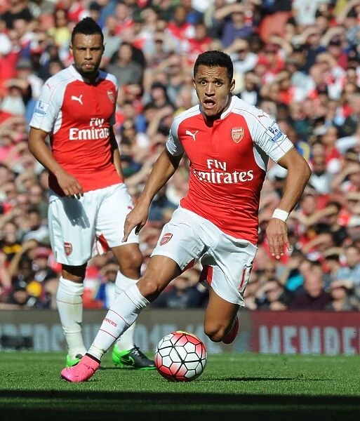 Alexis Sanchez in Action: Arsenal vs Stoke City (2015-16 Premier League)