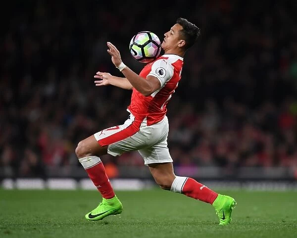 Alexis Sanchez in Action: Arsenal vs West Ham United, Premier League 2016-17