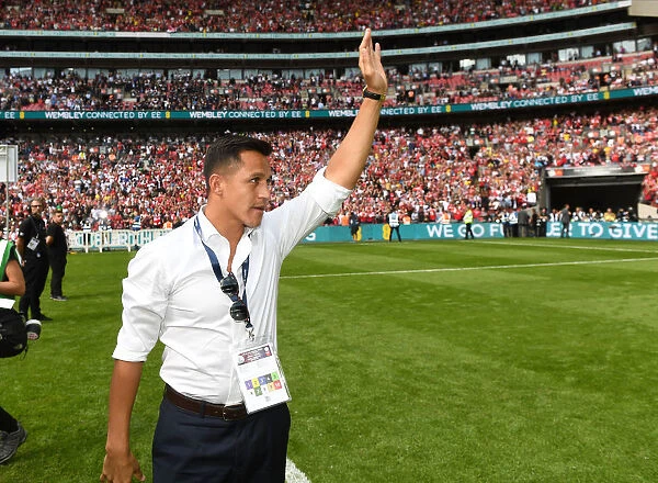 Alexis Sanchez Bids Farewell: Arsenal Fans Celebrate at FA Community Shield vs Chelsea
