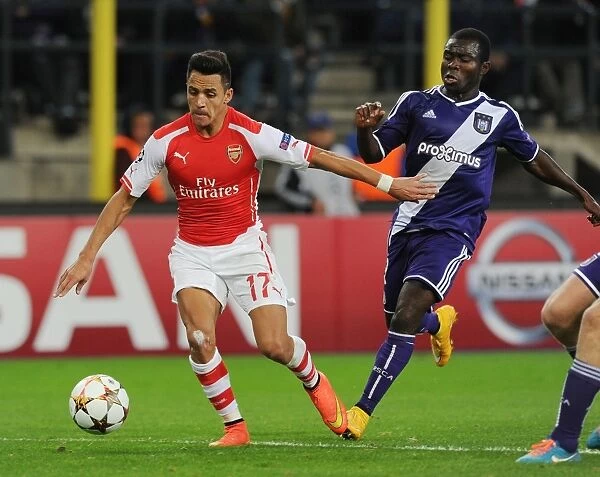Alexis Sanchez Breaks Past Anderlecht's Defense in 2014-15 Champions League Clash