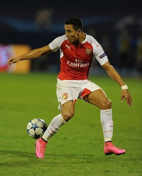 Alexis Sanchez's Stellar Show: Arsenal's Victory over Dinamo Zagreb in the 2015-16 UEFA Champions League