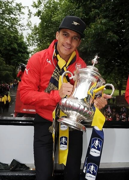 Alexis Sanchez's Triumphant FA Cup Parade with Arsenal in London (2014-15)
