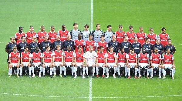 Arsenal 1st Team Squad at Emirates Stadium (2010-11): Members Day Photocall