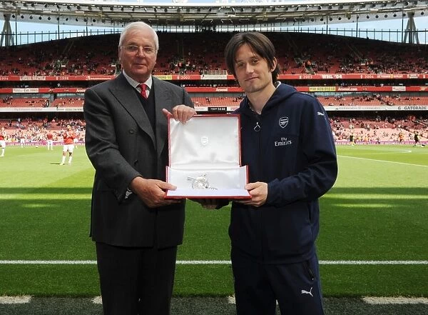 Arsenal Bids Farewell to Rosicky: Silver Cannon Ceremony vs Aston Villa