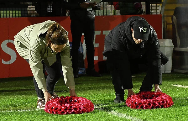 Arsenal and Bristol City Managers Lay Wreaths Ahead of FA Women's Continental Tyres League Cup Match