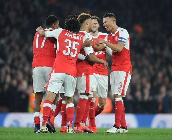Arsenal Celebrate Oxlade-Chamberlain's Goal vs Reading in EFL Cup (2016-17)