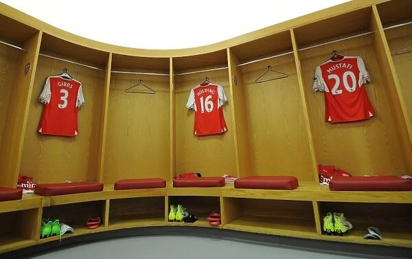 Arsenal Changing Room: Holding, Mustafi, and Gibbs Prepare for Arsenal v Sunderland (2016-17)