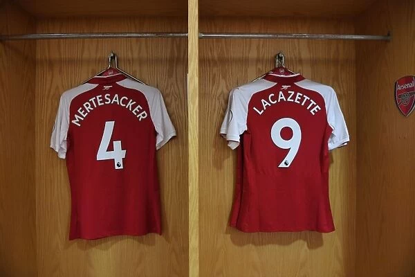 Arsenal Changing Room: Per Mertesacker and Alex Lacazette Prepare for Arsenal v AFC Bournemouth (2017-18)