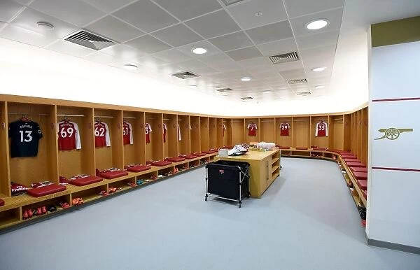 Arsenal Changing Room: Pre-Match Preparation (Arsenal vs. Watford, 2017-18)
