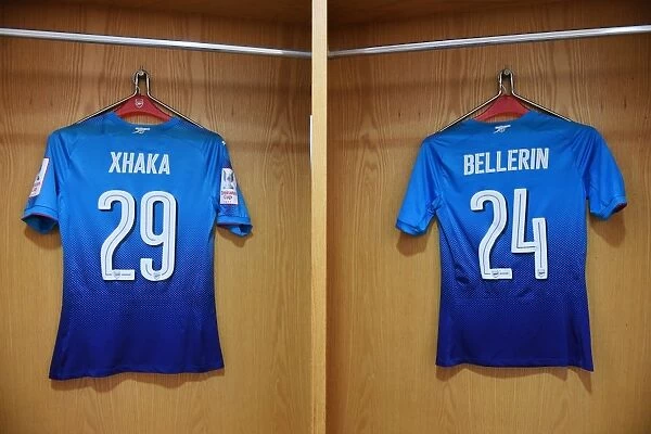 Arsenal Changing Room: Xhaka and Bellerin Gear Up for Arsenal v Benfica (Emirates Cup 2017-18)