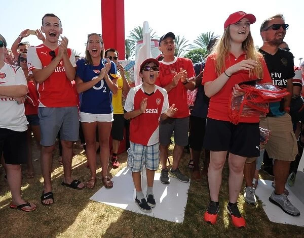 Arsenal Fans Passionate Pre-Match Gathering: Arsenal's 3-1 Victory over Chivas at The StubHub Centre