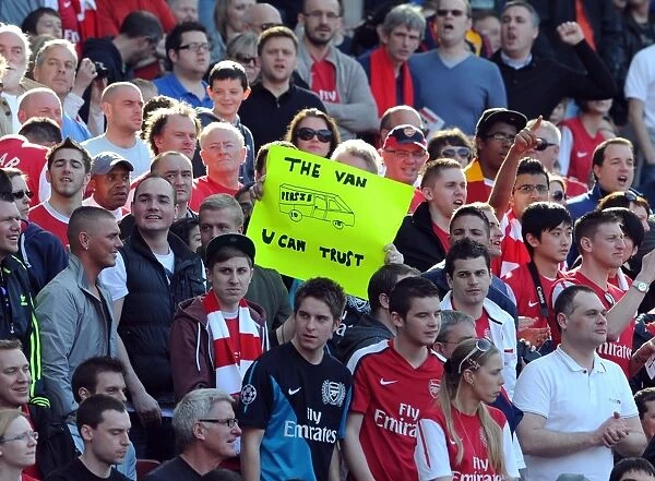 Arsenal fans with Robin van Persie banner. Arsenal 3: 0 Aston Villa. Barclays Premier League