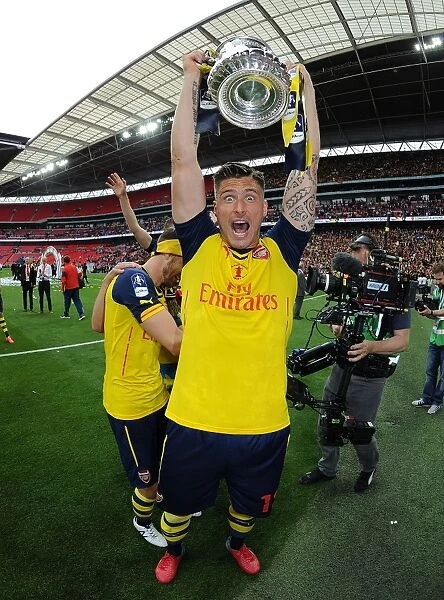 Arsenal FC Celebrates FA Cup Victory: Olivier Giroud's Game-Winning Goal vs. Aston Villa