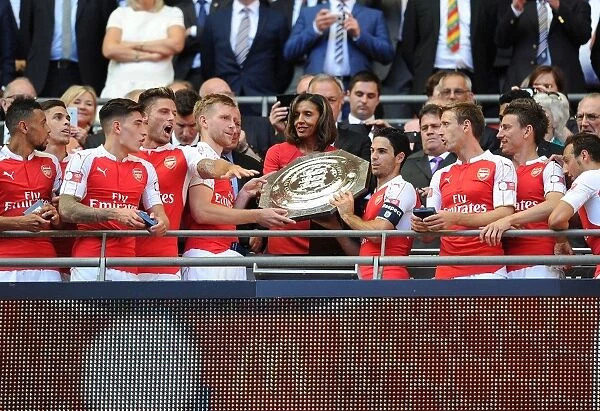 Arsenal FC: Janet Rocastle Presents FA Community Shield to Mertesacker and Arteta